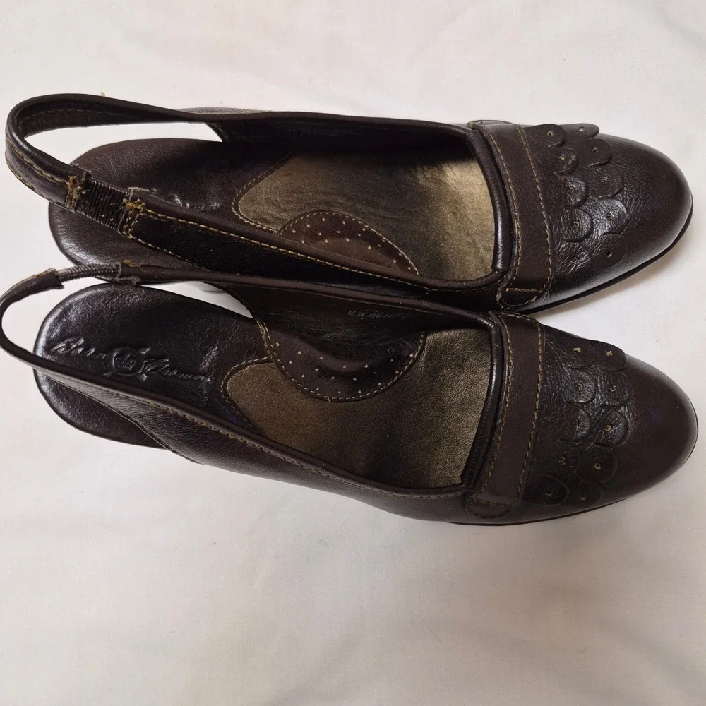Born Crown Brown Leather Slingback Heels Scalloped Round Toe Block Heel 7.5 38.5
